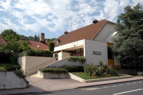 Le centre Socio-Culturel Jean Hartmann en 2009 - vue en couleur - (anciennement la salle des fêtes)